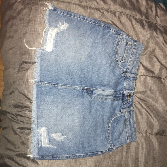 Ripped jean skirt - Picture 2 of 4